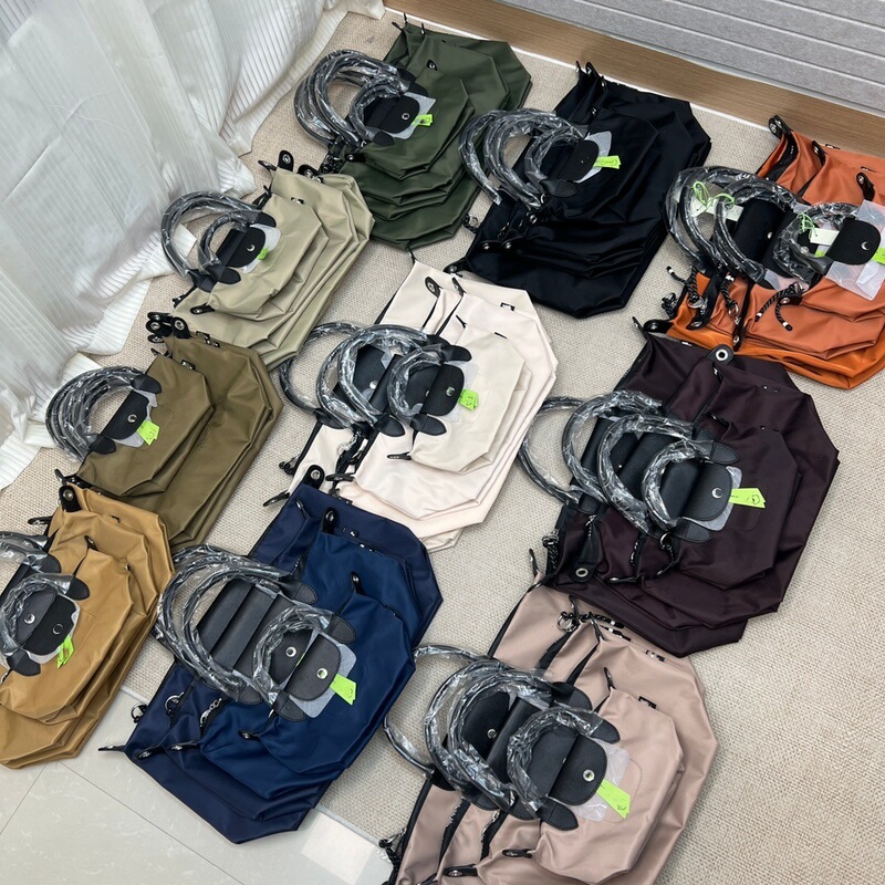 2026 New Model Dongguan Pure Original Quality Fashion Lightweight Crossbody Bag Women's Dumpling Bag 2026 New Model Dongguan Pure Original Quality Fashion Lightweight Crossbody Bag Women's Dumpling Bag