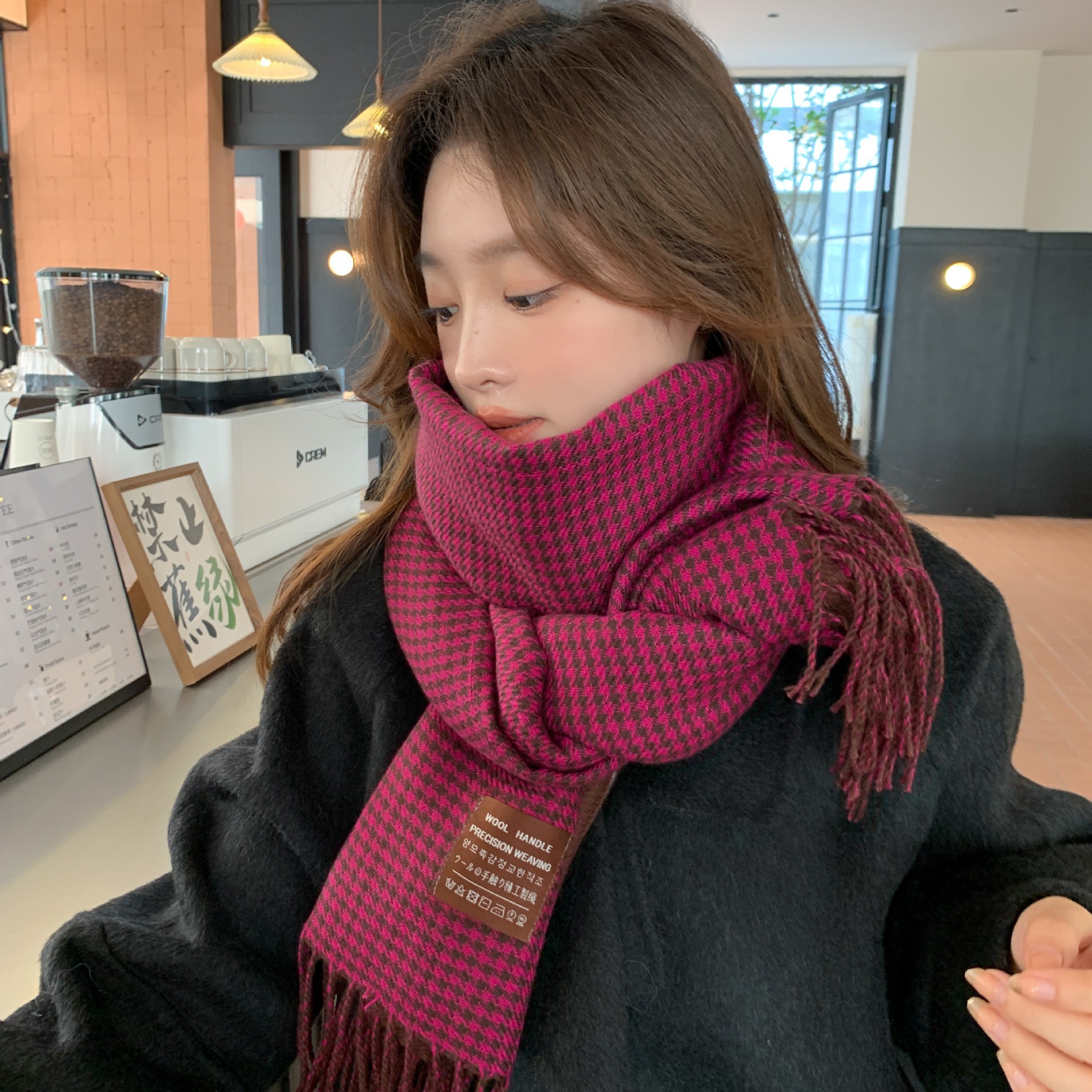 2023 Otoño e Invierno Nuevo estilo atmósfera pareja foto versátil cálido chal largo engrosado bufanda de pata de gallo de doble cara