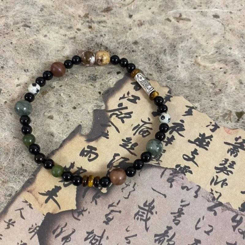 수영장 위의 잉어