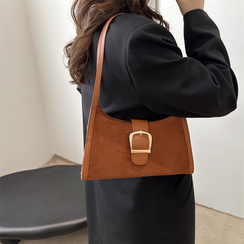 Bolso de axila de color sólido, diseño de nicho, moda, estilo occidental, nueva tendencia, bolso femenino, retro francés, hermoso bolso de hombro de luna nueva