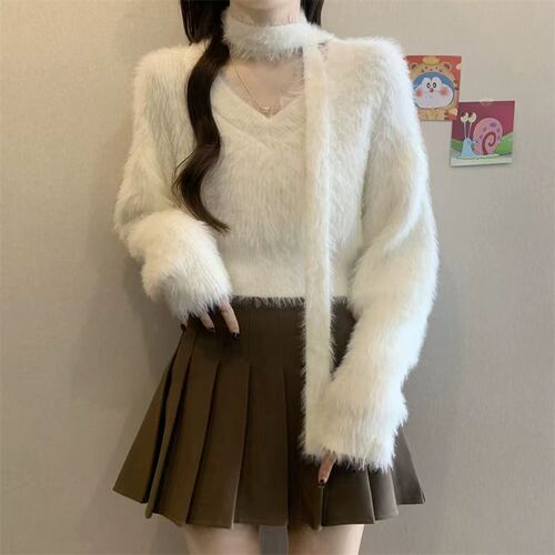 French-style goddess chic distinctive and beautiful women's winter sweater for autumn outerwear, stylish Chanel-inspired absolutely gorgeous top