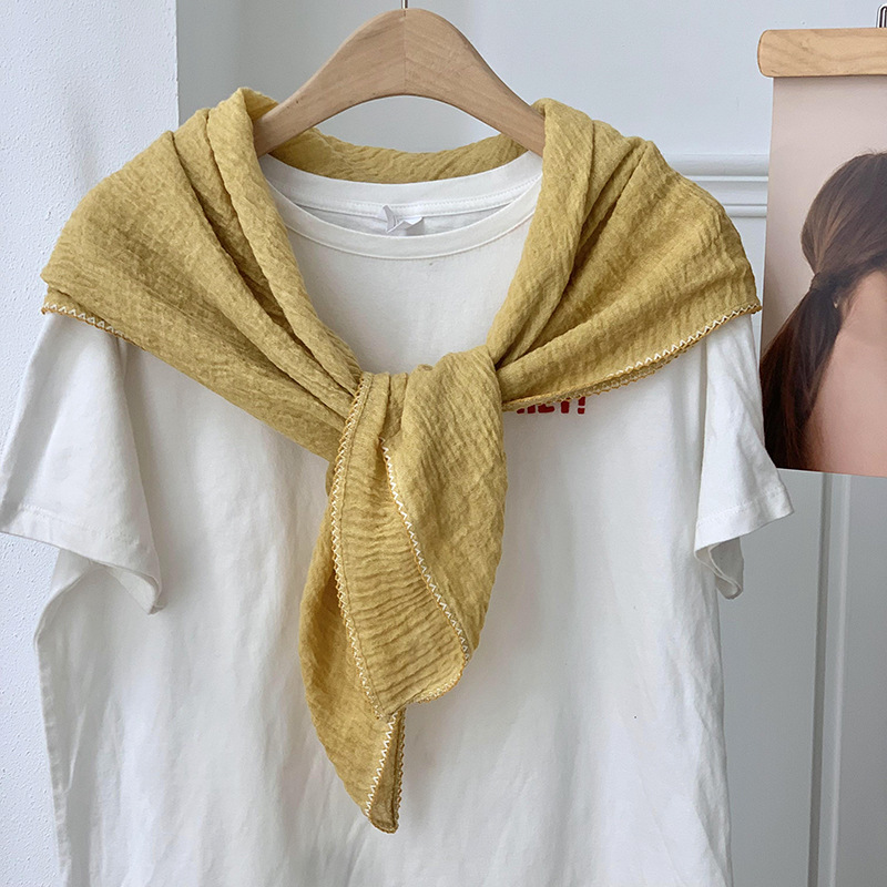 90 toallas cuadradas para mujeres otoño y invierno 2025 nuevo color sólido borde de dientes curvos bolsas de pañuelo protector de cuello bufandas bufandas de seda al por mayor