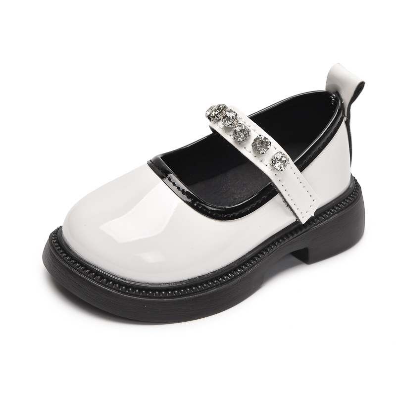 Una pequeña princesa negra zapatos de cuero zapatos de chicas suelos suaves cómodos de diamante de primavera y otoño zapatos de tendencia