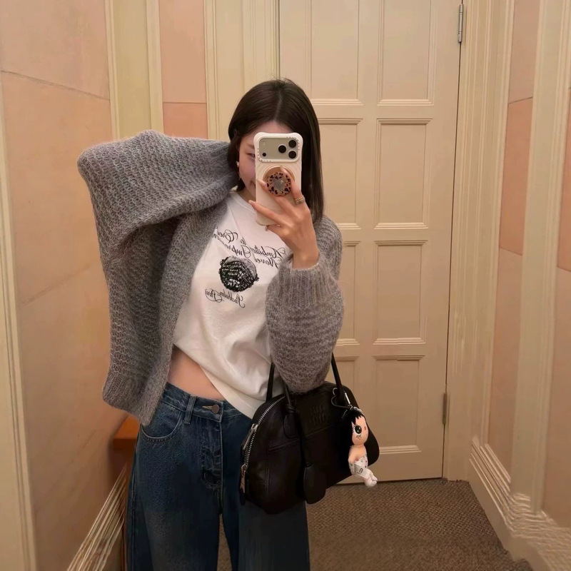 26 new Korean chic casual style loose and soft long-sleeve jacket, new cardigan outerwear, knitted top for women 26 new Korean chic casual style loose and soft long-sleeve jacket, new cardigan outerwear, knitted top for women