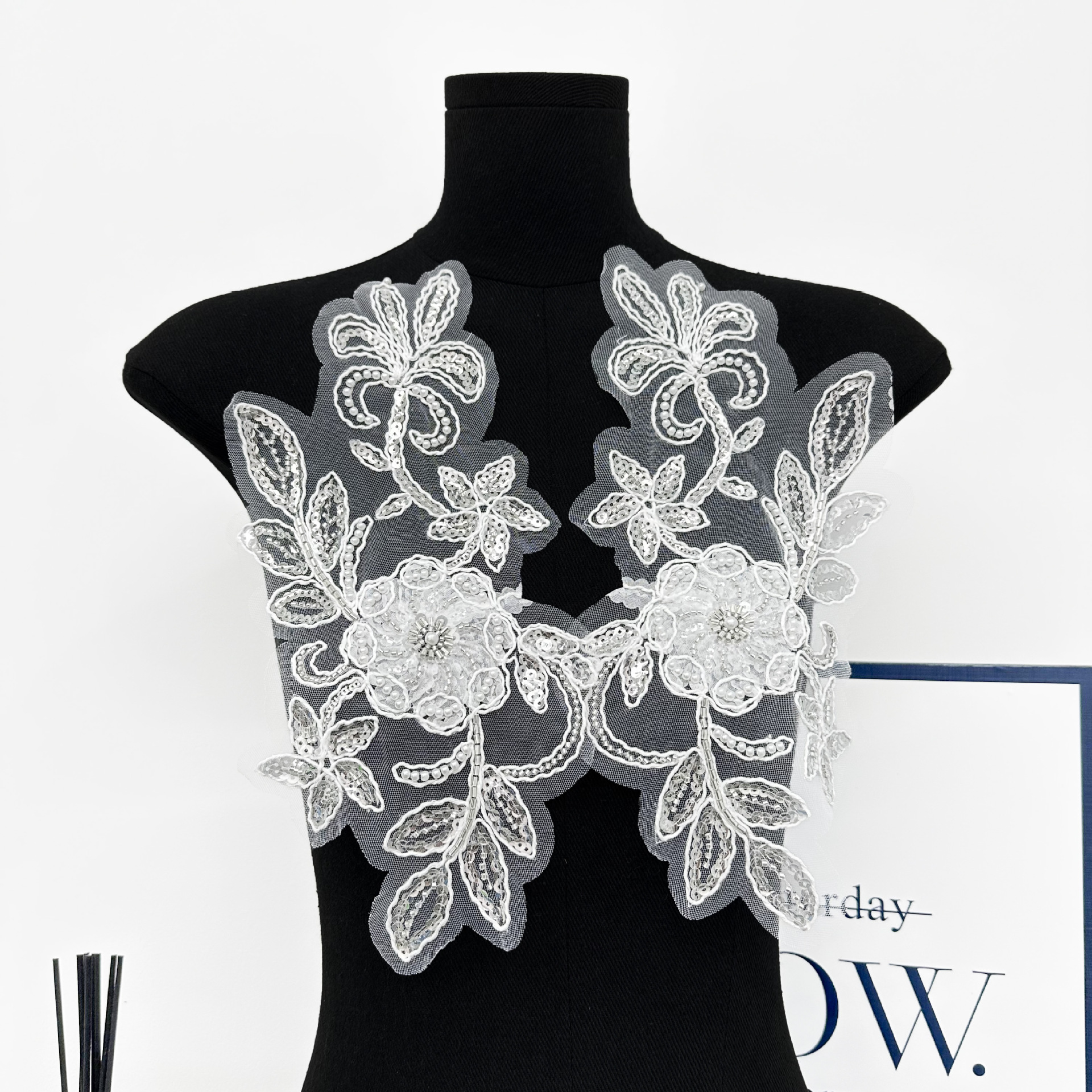 Blanco encaje bordado pegatinas de encaje floral vestido de boda DIY accesorios multi-tamaño floral mariposa decoración simétrica image 11