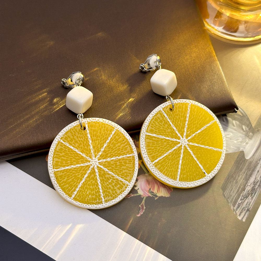 Pendientes de limón pequeño fresco coreano sin orejas, pendientes simples y de moda de todo fósforo, lujo ligero, pendientes de nicho de alta gama, mujeres