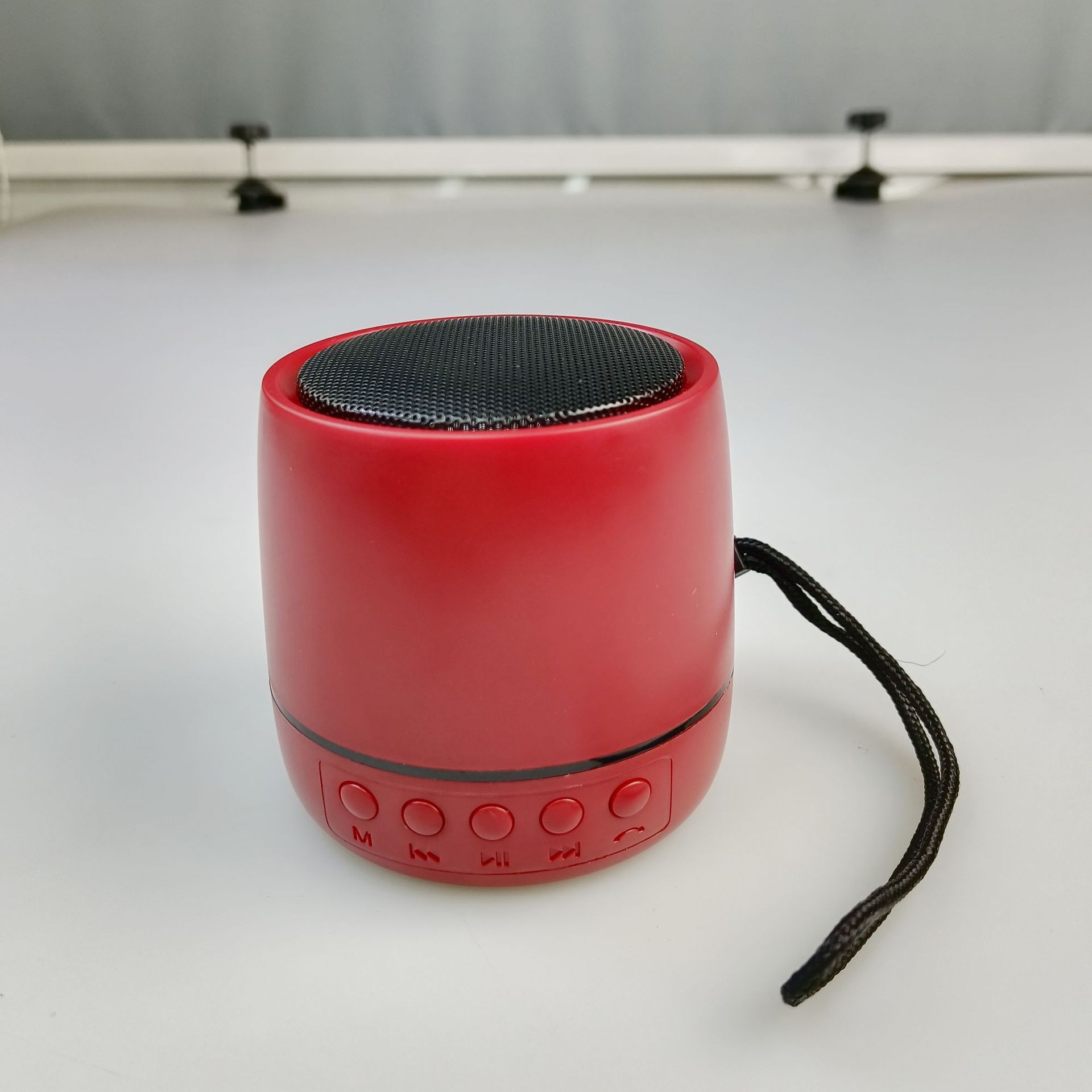 52mm 서브 우퍼 FM 자동 검색 TF 카드 재생 무선 블루투스 오디오