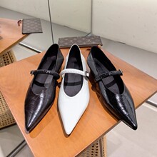 �W��վXJŮЬ26��ܛ��ץ�y̥ţ��Ƥ���^һ�֎�������ȸ�ƽ�׆�Ь