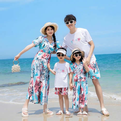 Internet celebrity parent-child summer clothes for a family of three and four, bohemian mother-daughter dresses, travel vacation beach suits