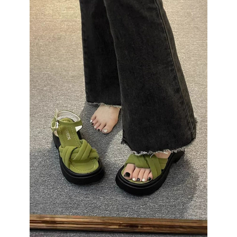 Летние женские босоножки премиум-класса с юбками, новинка 2025 года, на платформе, на толстой подошве, с одним ремешком, в римском стиле, пляжная обувь