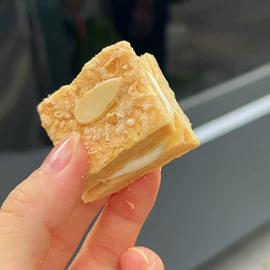 夹心饼干;扁桃仁;薯干类