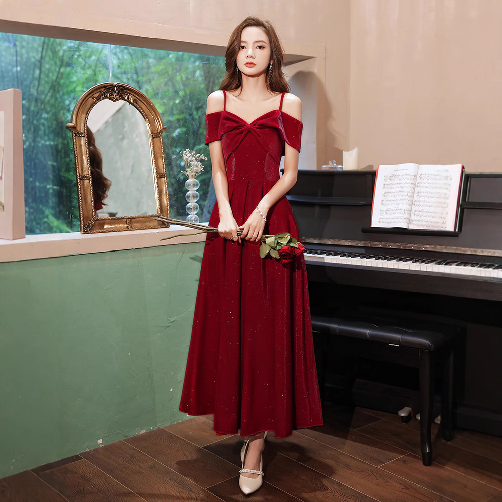 Strappy Toast Dress for the Bride, Suitable for Everyday Wear, High-End Petite Burgundy Engagement Dress, Evening Gown