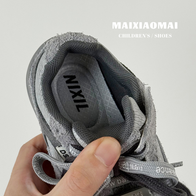 Maixiaomai 子供靴新しいヌバックレザー子供カジュアルシューズ 2025 秋ベルクロソフトソール男の子と女の子のランニングシューズ|undefined