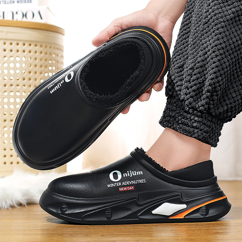 Pareja de zapatos de algodón invierno nuevo estilo ropa exterior cálidos zapatos de hombre de suela gruesa más terciopelo a prueba de frío pisando la mierda con zapatillas de algodón zapatos de mujer