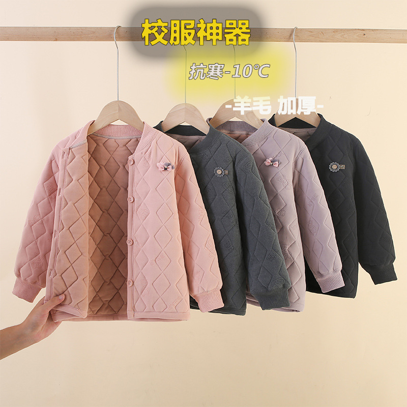 Uniformes escolares infantiles artefactos otoño-invierno 2024 nuevos niños de tamaño medio y grande más vello grueso chaqueta de algodón para niños y niñas ropa infantil al por mayor