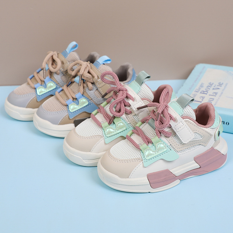 2022 primavera nuevos niños ocasionales Zapatos de molienda pegatinas zapatilla ligero transpirable y niñas moda tablero