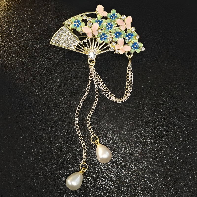 Chinese-Style Folding Fan Enamel Brooch with Rhinestones and Tassels, Vintage Qipao Coat Pin, Pearl Pendant, Butterfly Brooch Accessory