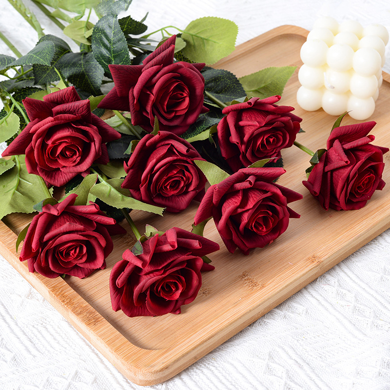 Rosa artificial sensación hidratante de gama alta sola rosa mano sosteniendo flor falsa boda Hotel hogar sala de estar Decoración