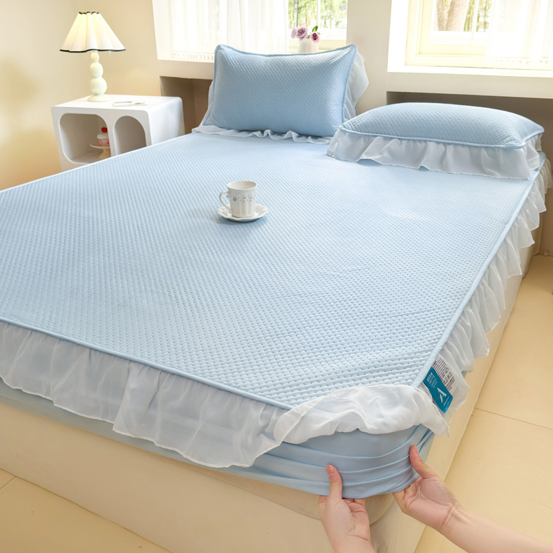 2025 nueva y cómoda funda de cama de seda helada de verano fresco de una sola pieza cubierta protectora de colchón de clase A de verano juego de tres piezas 3