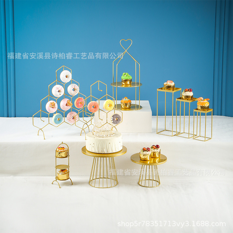 Estandarte de pastel europeo Tea de la tarde Tea Break Self-service Showcase de hierro forjado oro Decoración de postre creativa image 32