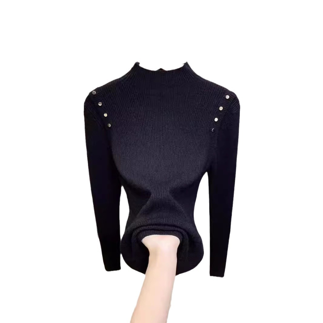Fashionable sweater
