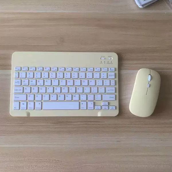 Yellow mouse charging