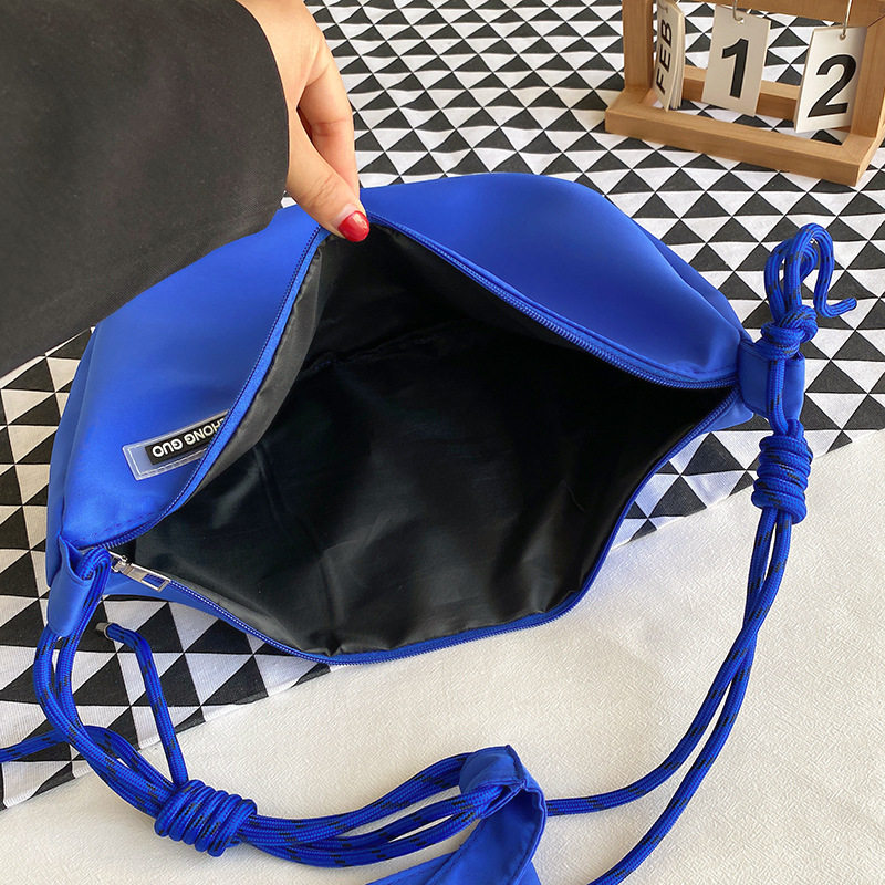2024 Nieuwe trendy merk Diagonal Straddle Heren Vrijetijds Veelzijdige Een Schouder Sport Dumpling Tas voor Vrouwen Groot_voghion.com