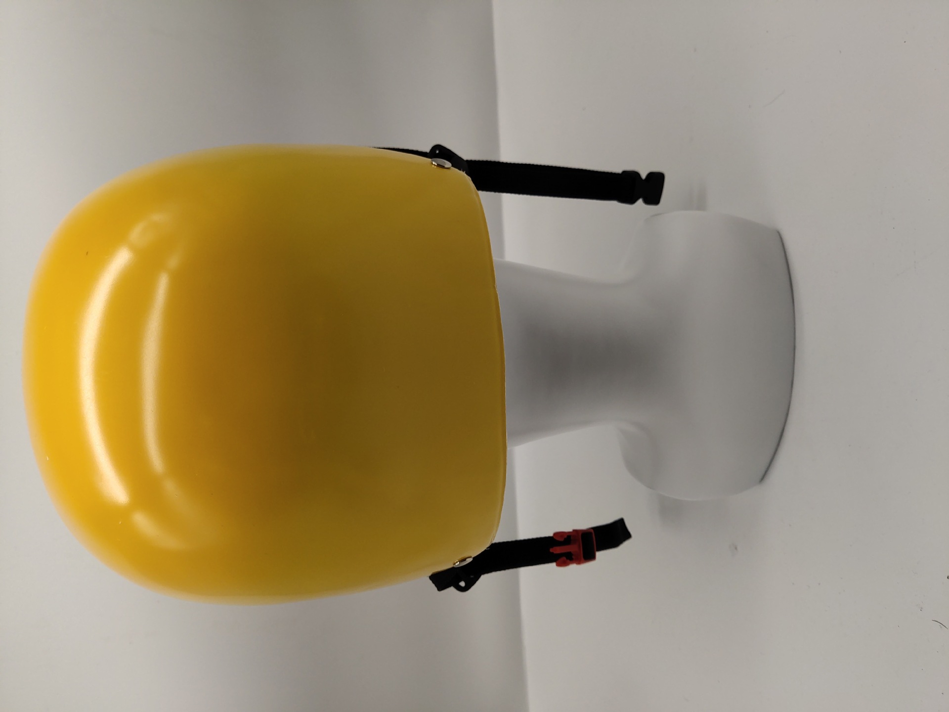 PC吸塑头盔 头盔吸塑 成人摩托车头盔 PC吸塑头盔 头盔吸塑