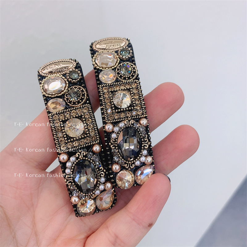 19g Weight Hair Clip Hair Accessories Type Rhinestones Inlay Material 1 Piece Quantity Holiday, Travel, Daily Occasion Metal Material Geometric Pattern Women's Gender Inlay Design Elegant, Streetwear Style Dongdaemun Czech Diamond Barrettes Retro Debutante Style BB Clip Side Bangs Internet Celebrity Hair Clip For Broken Hair Barrettes Hair Accessories For Women 3