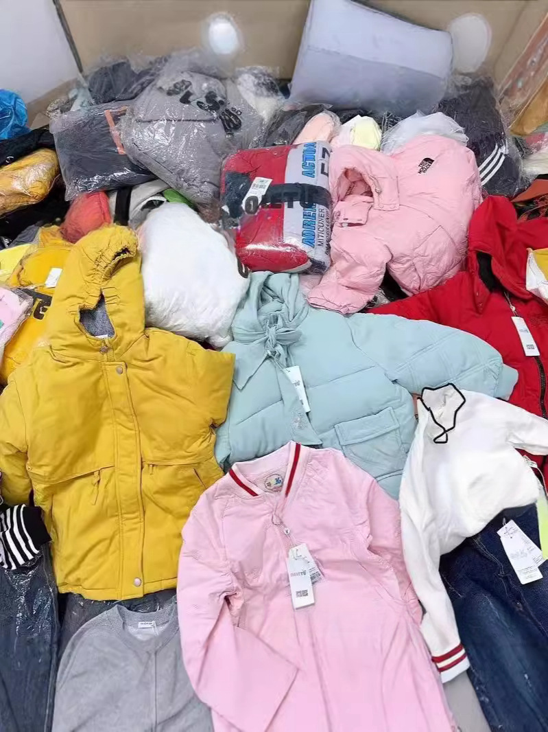 Patpat Kids Sets marca de comercio exterior ropa infantil otoño invierno miscelánea ropa de algodón para niños chaqueta de plumón