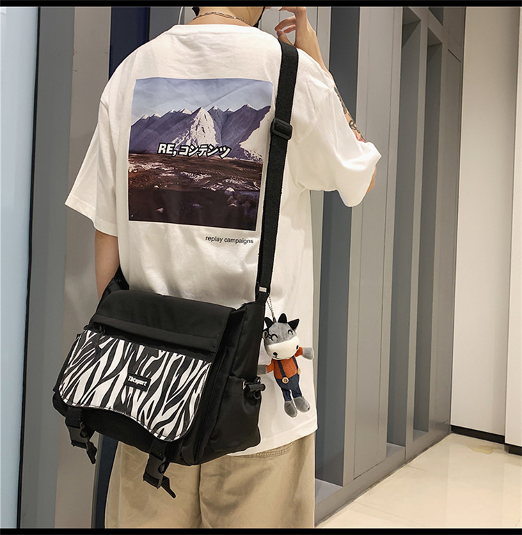 Wholesale Fashion Large Capacity Cow Pattern Shoulder Canvas Bag Nihaojewelry display picture 9