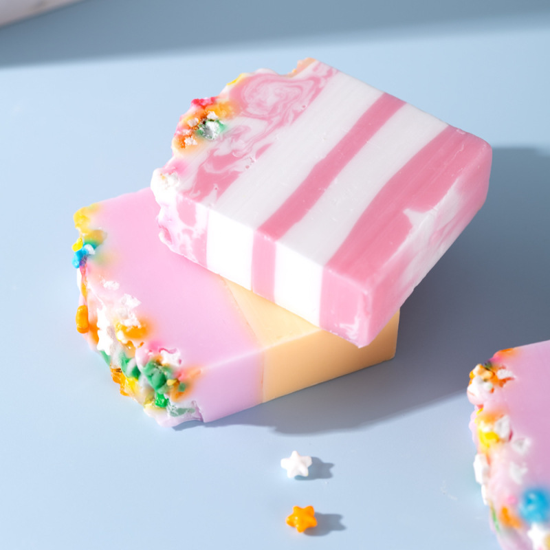 ケーキ風味のフルーティーな石鹸、コールドプロセス手作り石鹸、お土産石鹸、植物エッセンシャルオイル、ココナッツオイルバスソープ|undefined