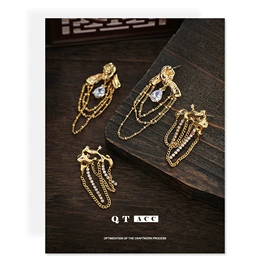 项链;耳钉;戒指