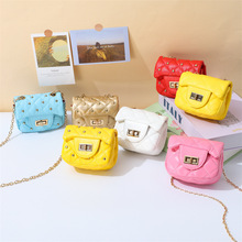 �n�惺ͯ����С���L���朗l���r��Ůͯ����б��������T�С����