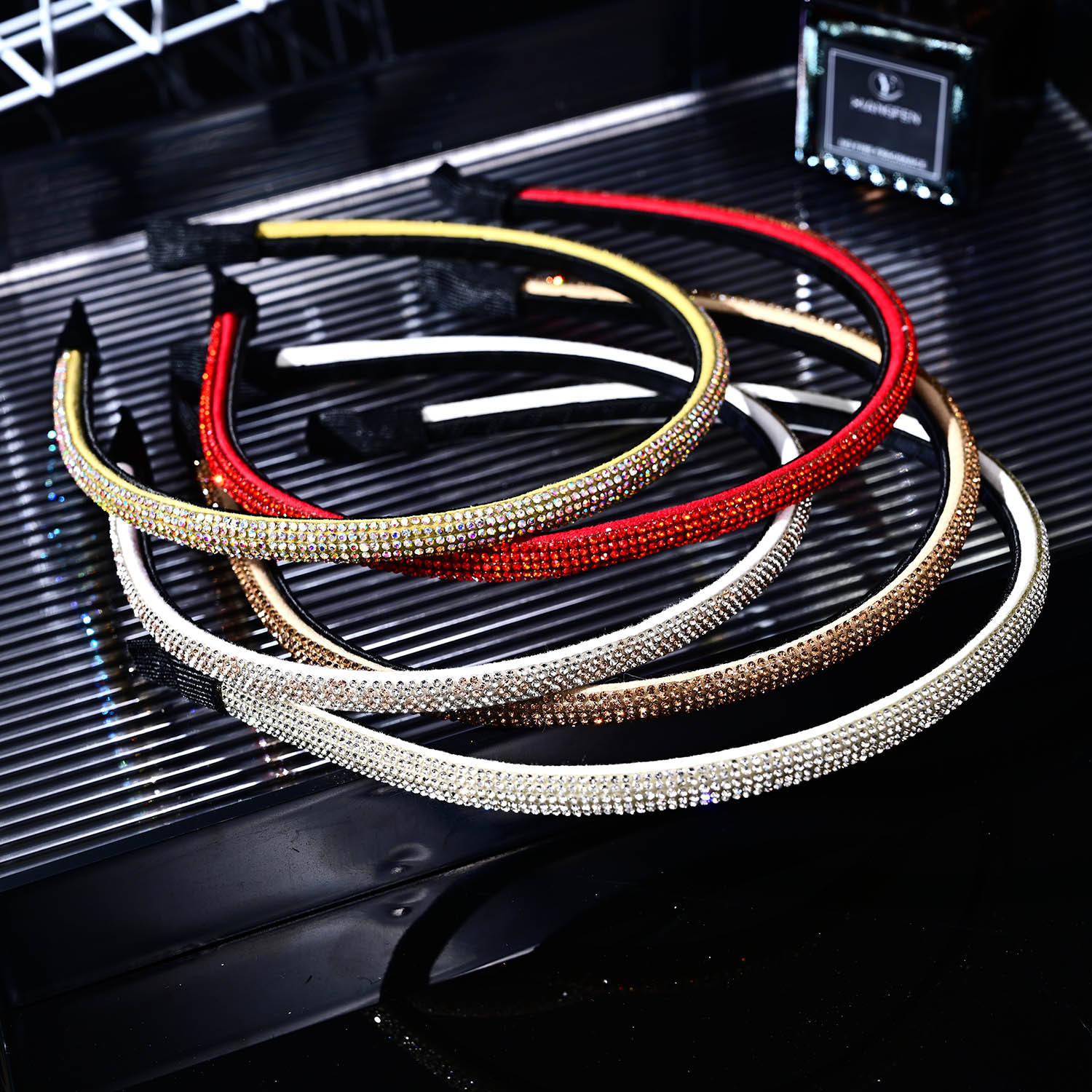 Simple Style, Classic Style Style Women's Simple Style Classic Style Solid Color Rhinestone Inlay Rhinestones Hair Band