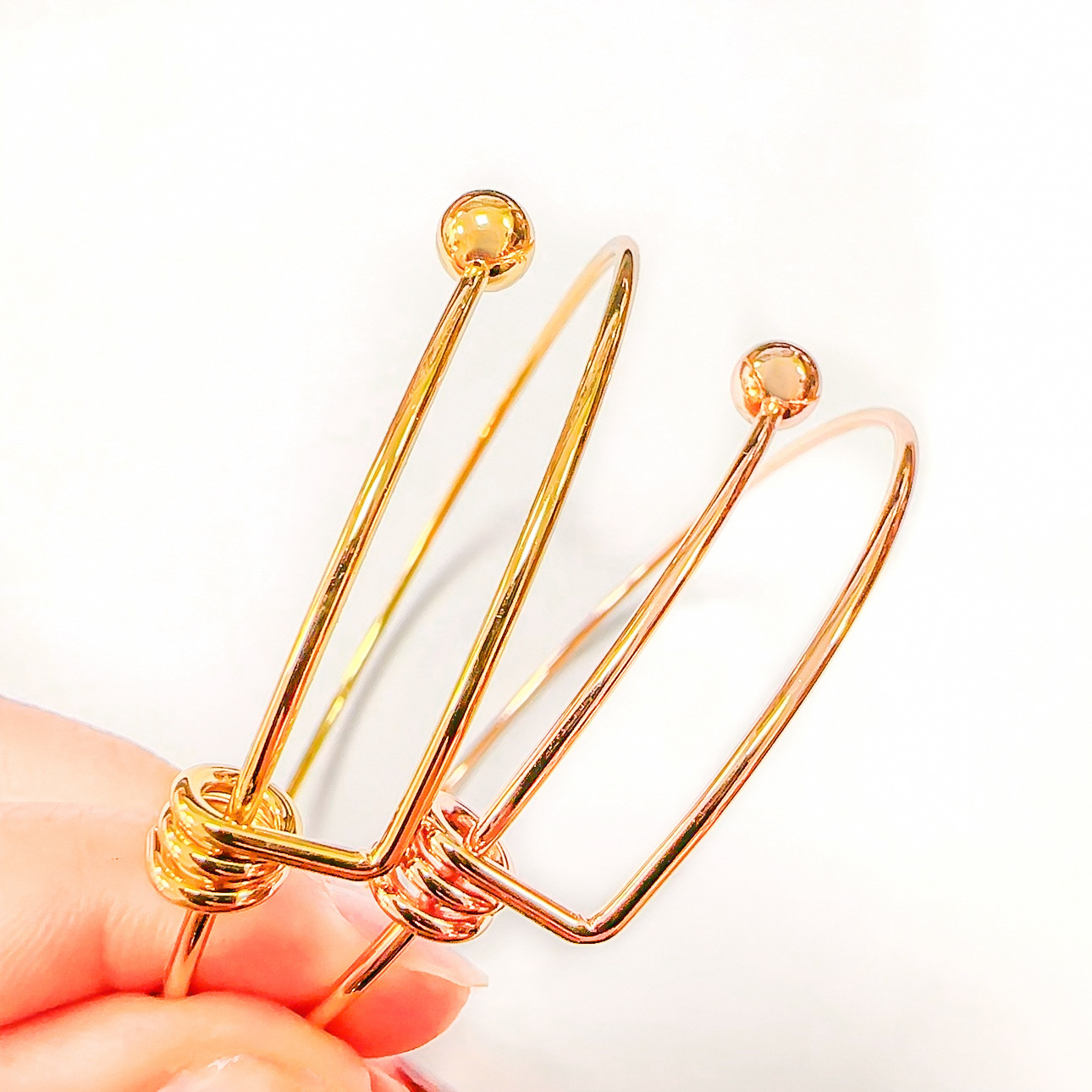 Pulsera push-pull de actividad de una sola cuenta transfronteriza europea y americana Pulsera de bricolaje Alambre de acero push-pull telescópico ajustable Pulsera de acero de titanio para mujer