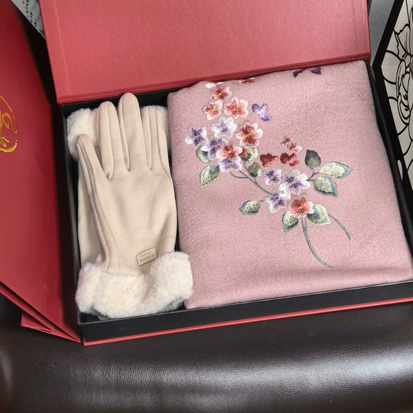 Woolen set, gift box