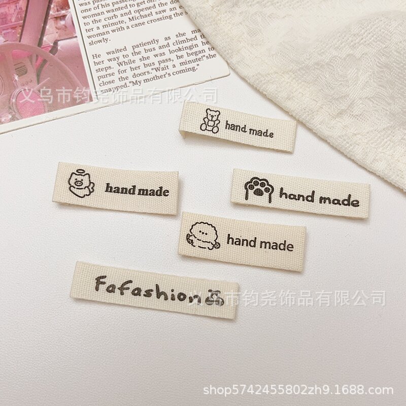 现货卡通手工DIY布标贴服装帽子围巾娃衣箱包小标签装饰材料