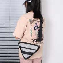 跨境热销女士斜挎包潮流运动跑步镭射三角包单肩包手机包日常百搭