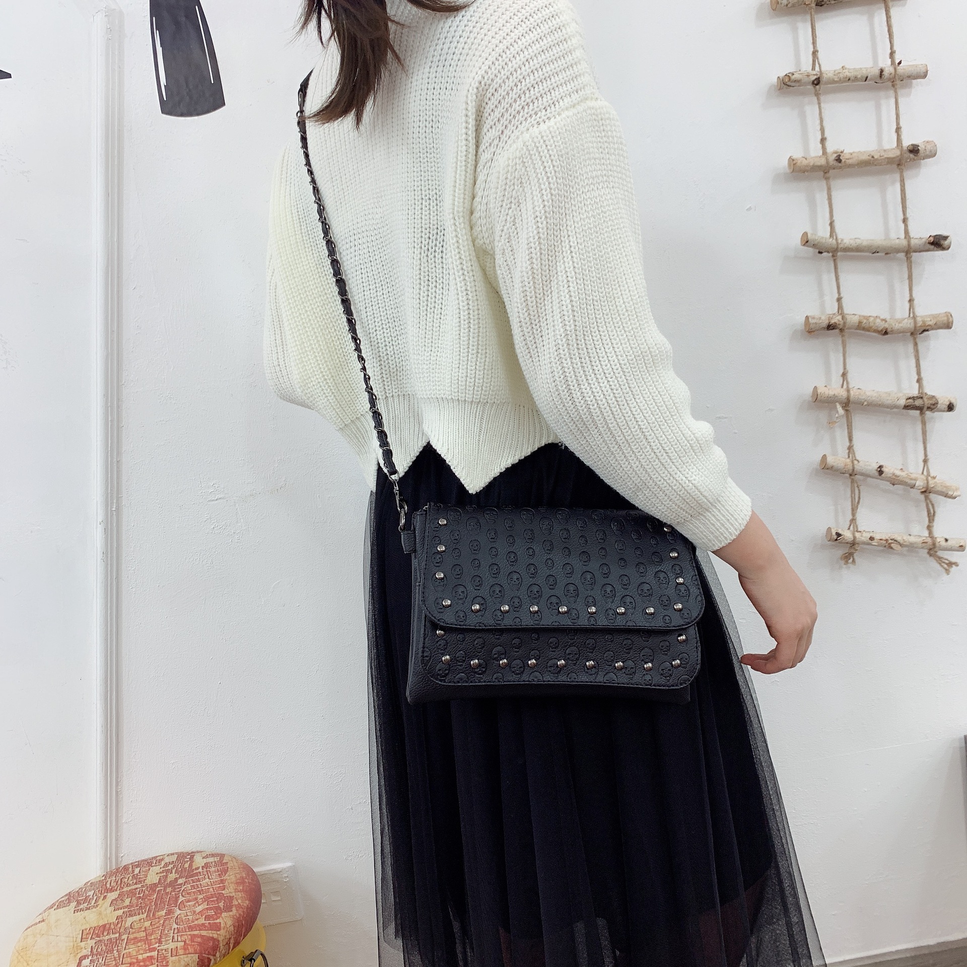 337g Weight Polyester Lining Material Magnetic Buckle Closure Type Women's Small Pu Leather Solid Color Classic Style Square Magnetic Buckle Crossbody Bag