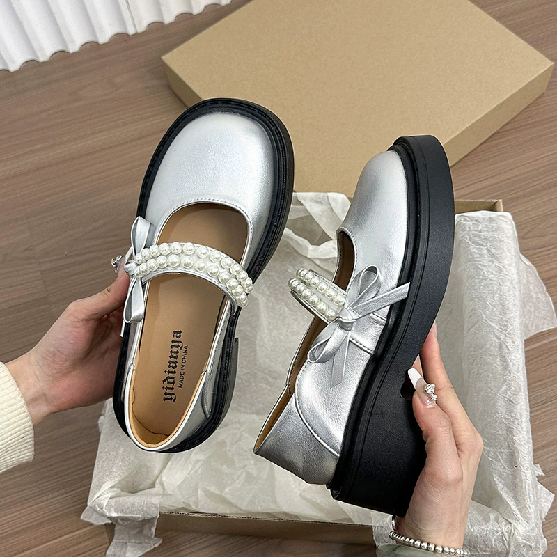 Серебряные маленькие кожаные туфли, весенне-осенние новые милые туфли с пряжкой и бантом, повседневная студенческая обувь с юбками