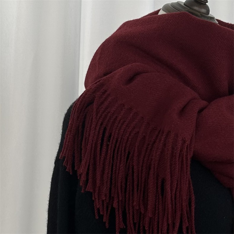 2023 nouveau monochrome pour femme, style décontracté japonais coréen, écharpe chaude, châle à la mode, peau de mouton d'automne et d'hiver_voghion.com