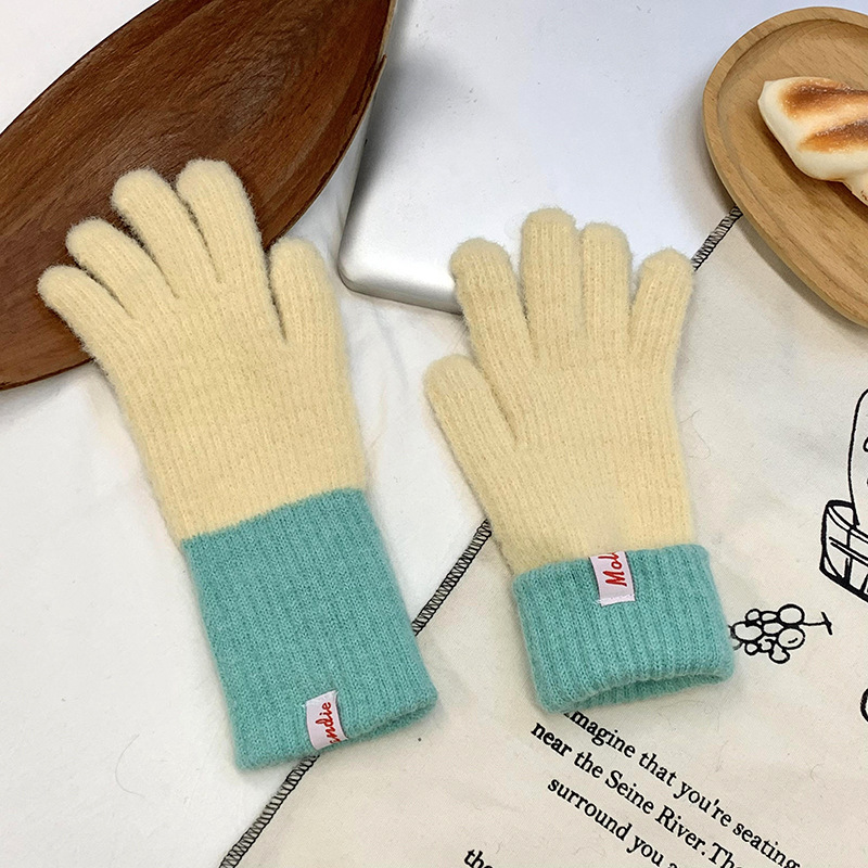 Guantes calientes de invierno para ciclismo engrosado 2025 nuevo lindo suave glutinoso imitación de peluche alargado guantes de color al por mayor