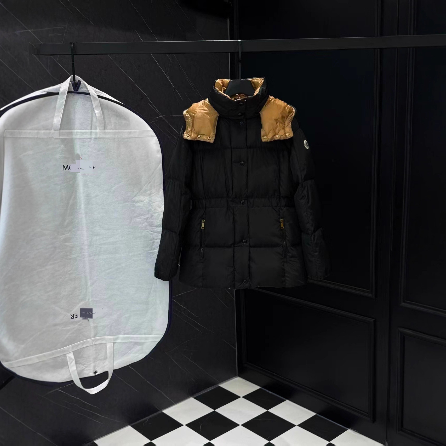 High-End Mongolian Style 2509 Model with a Premium Feel, Elastic Waist, Slimming Mongolian down Jacket, Lg Black Gold Women's Coat