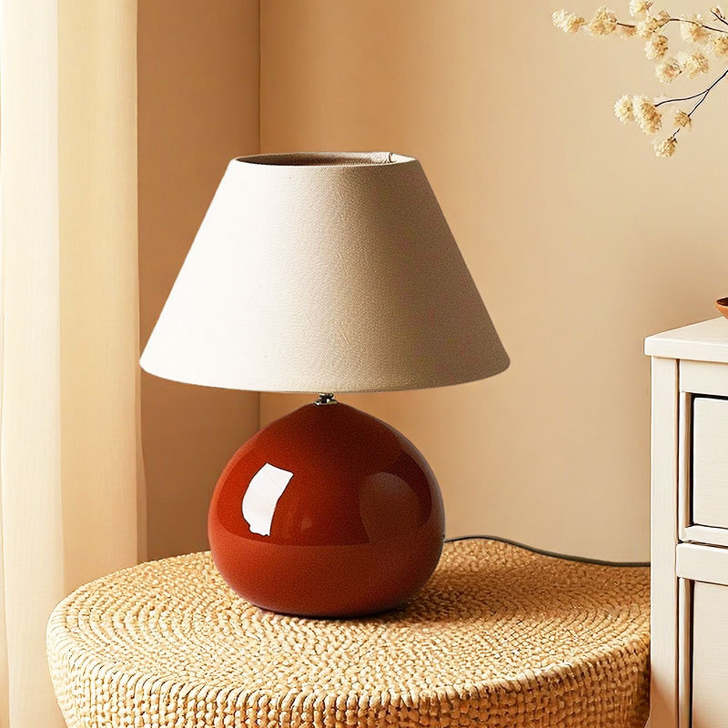 French-Style Vintage Table Lamp, Cute Chestnut Designer, Japanese Minimalist Bedroom Bedside Night Light, Red Ambient Lamp