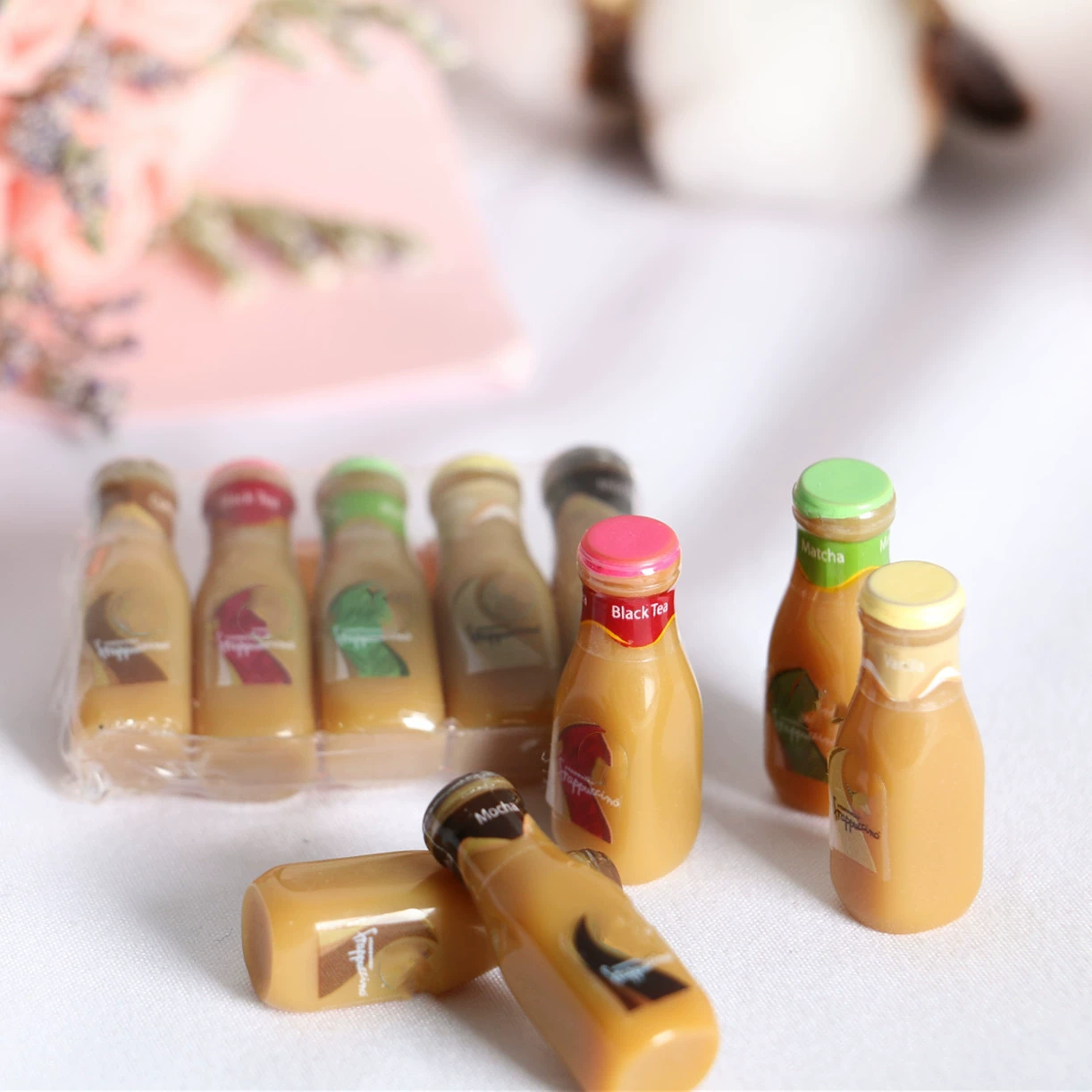 Miniature Dollhouse Bottles, Resin Mini Coffee Drink Accessories, 27 mm Height, Multi-Color
