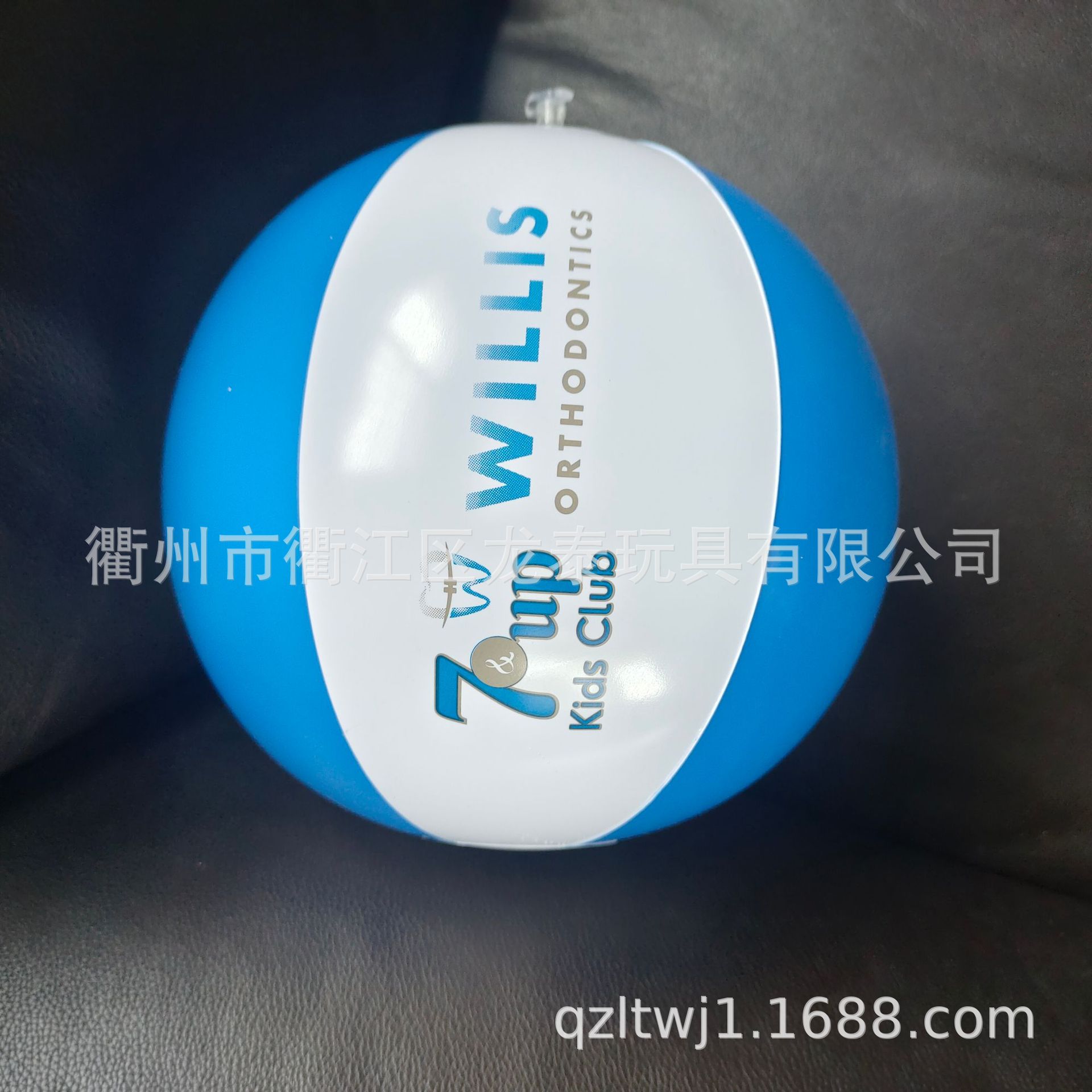厂家定制LOGO沙滩球充气玩具球专业出口质量环保EN71/REACH 标准