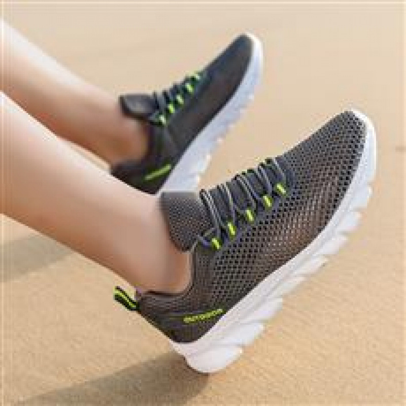 Men's Shoes 2025 Spring New Trendy Couple Hollow Shoes Outdoor Wading Shoes Fashionable Beach Shoes Large Size Mesh Shoes