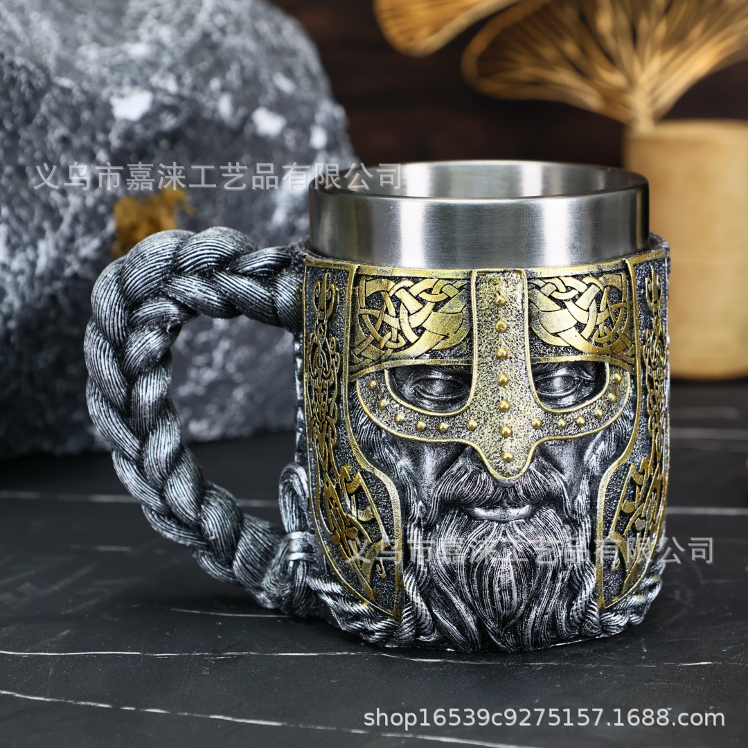 跨境新品复古盔甲战士啤酒杯树脂不锈钢水杯维京将军马克咖啡杯