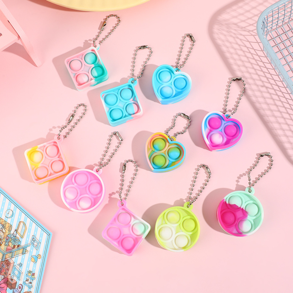 Mini Geometric Silicone Pendant, Cute and Simple Heart Keychain Pendant, Press-Button Kidsren's Stress Relief Toy